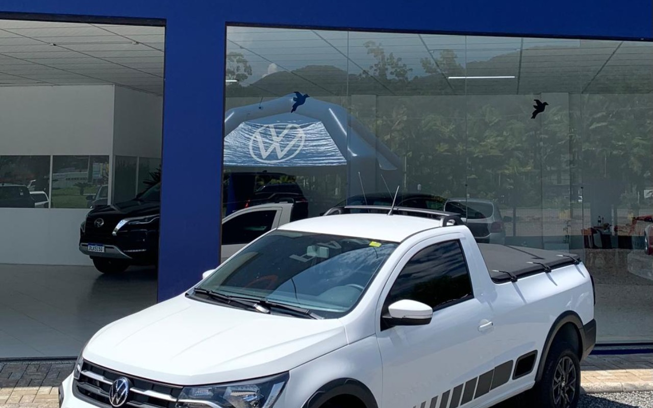 Volkswagen Saveiro Trendline 1.6 Total Flex 16V na cor Branco em Corupá / SC - 885334