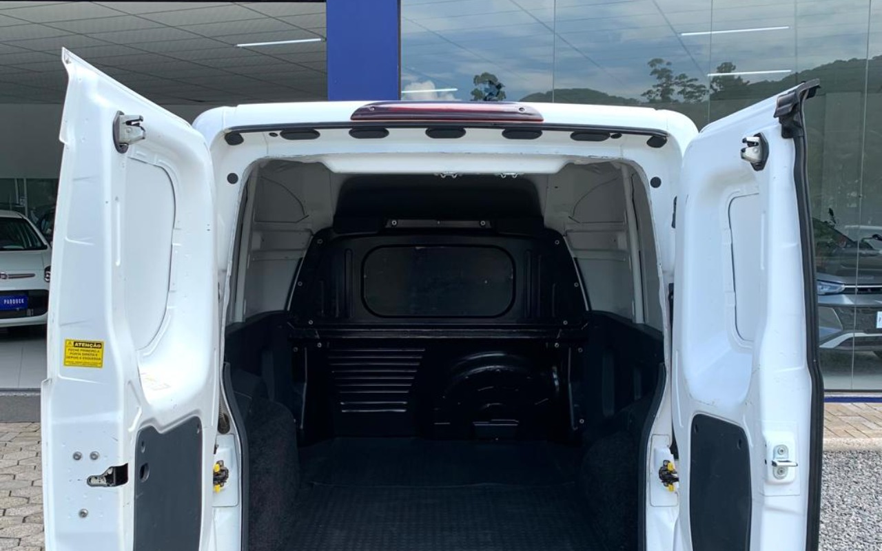 imagem-https://www.socarrao.com.br/sc-vehicle-images-prod/885974/1772214998050-V2hhdHNBcHAgSW1hZ2UgMjAyNi0wMS0xMyBhdCAxNy40Mi41MS5qcGVn.jpeg