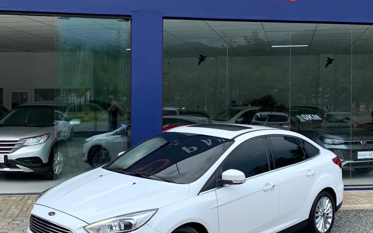 Ford Focus 2019 Branco — foto 1 de 3