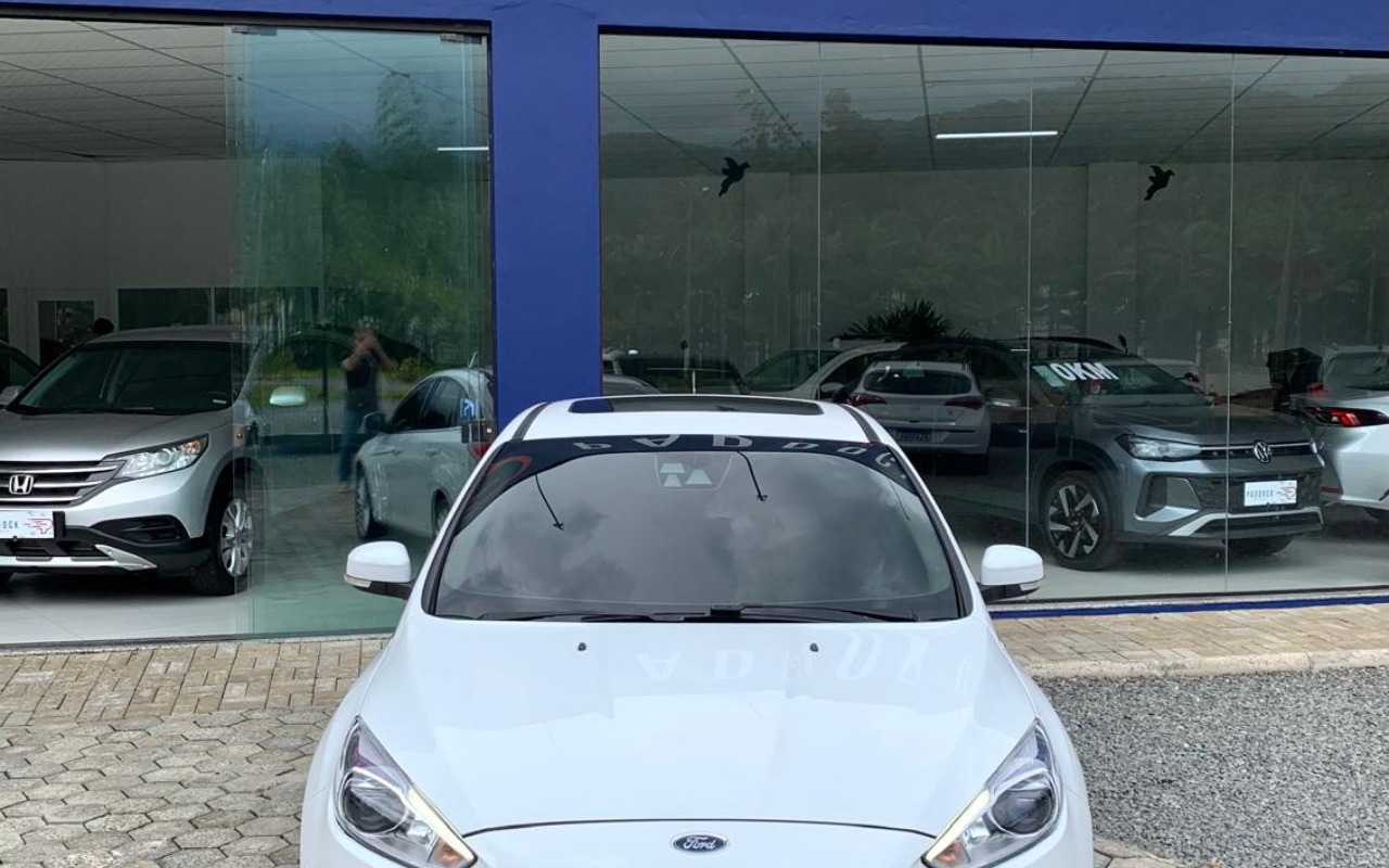 imagem-https://www.socarrao.com.br/sc-vehicle-images-prod/886021/1772215483914-V2hhdHNBcHAgSW1hZ2UgMjAyNi0wMS0xMyBhdCAxNy4zMS41NC5qcGVn.jpeg