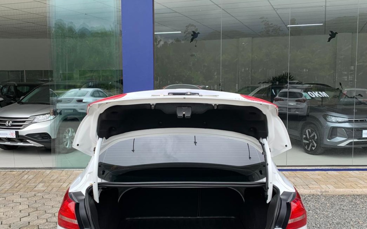 imagem-https://www.socarrao.com.br/sc-vehicle-images-prod/886021/1772215484456-V2hhdHNBcHAgSW1hZ2UgMjAyNi0wMS0xMyBhdCAxNy4yOC4yNy5qcGVn.jpeg