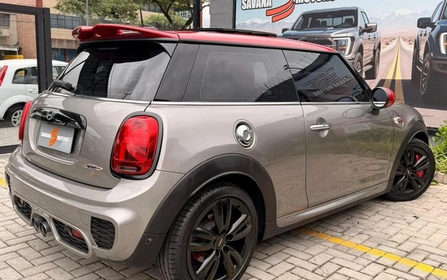 imagem-https://www.socarrao.com.br/sc-vehicle-images-prod/886358/1781288917798-7846984_4_B_fcfcff3419.jpeg