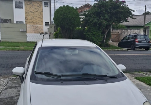 Fiat Punto 2012 Branco — foto 1 de 3