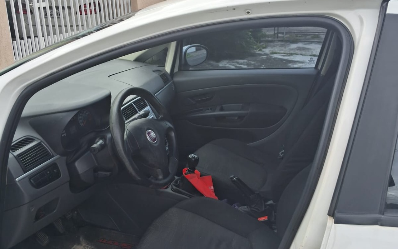 imagem-https://www.socarrao.com.br/sc-vehicle-images-prod/887190/1772491175249-SU1HLTIwMjYwMjI2LVdBMDEwMC5qcGc.jpg