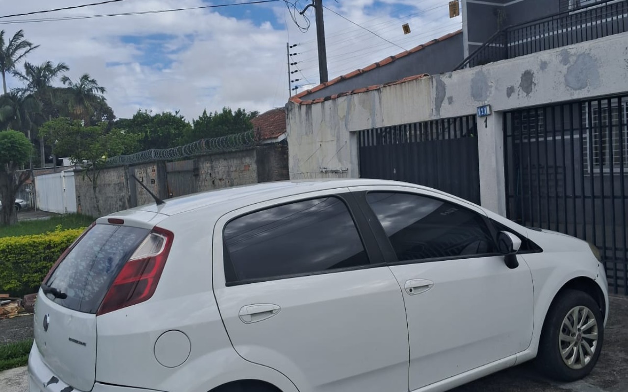 imagem-https://www.socarrao.com.br/sc-vehicle-images-prod/887190/1772491176005-SU1HLTIwMjYwMjI2LVdBMDEwMS5qcGc.jpg
