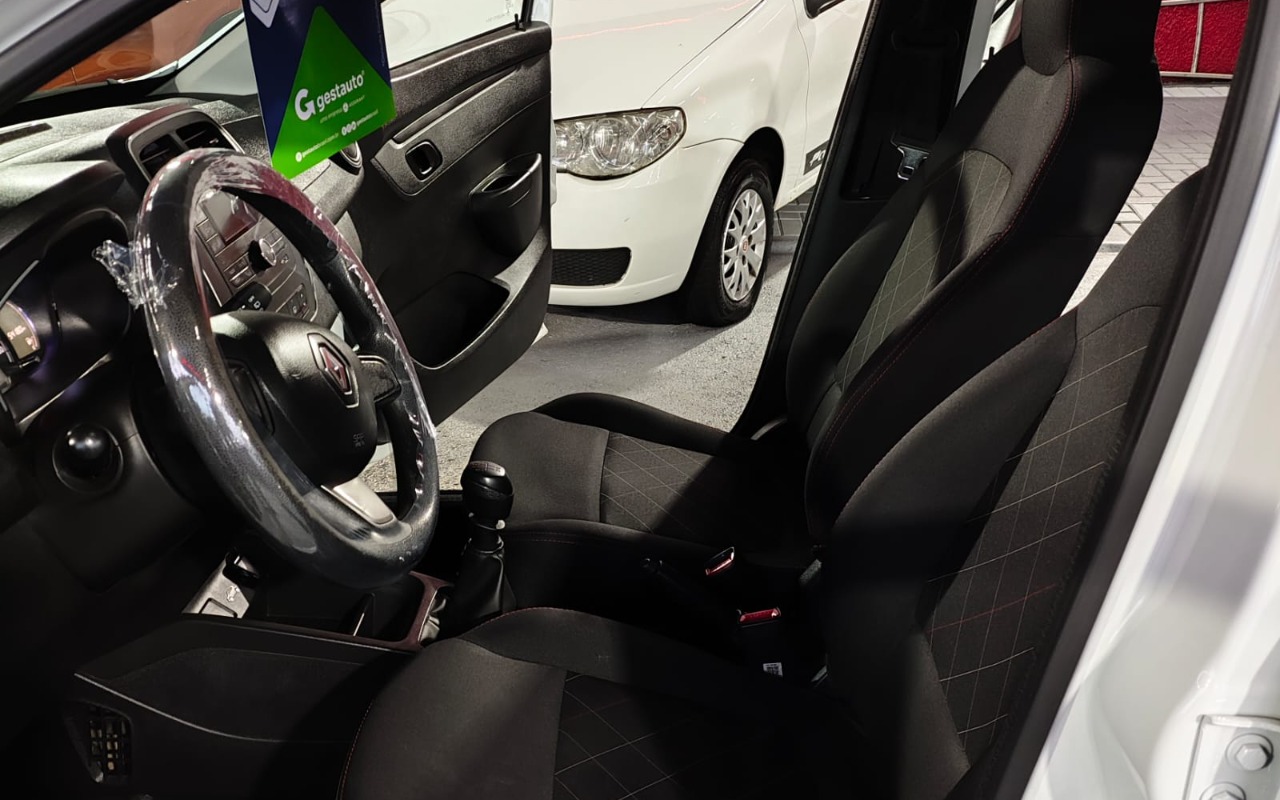imagem-https://www.socarrao.com.br/sc-vehicle-images-prod/887337/1772238678797-MTc1ZjYwNTUtYmE0MS00NjkwLWFjODctMTkxMjUxZGY5NWEwLmpwZw.jpg