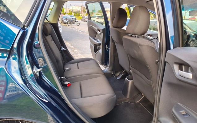 imagem-https://www.socarrao.com.br/sc-vehicle-images-prod/887360/1772246970089-V2hhdHNBcHAgSW1hZ2UgMjAyNi0wMi0yNyBhdCAyMi41OS40OS5qcGVn.jpeg