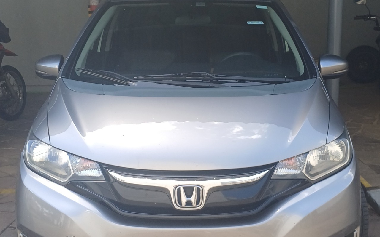 Honda Fit 2015 Cinza — foto 1 de 3
