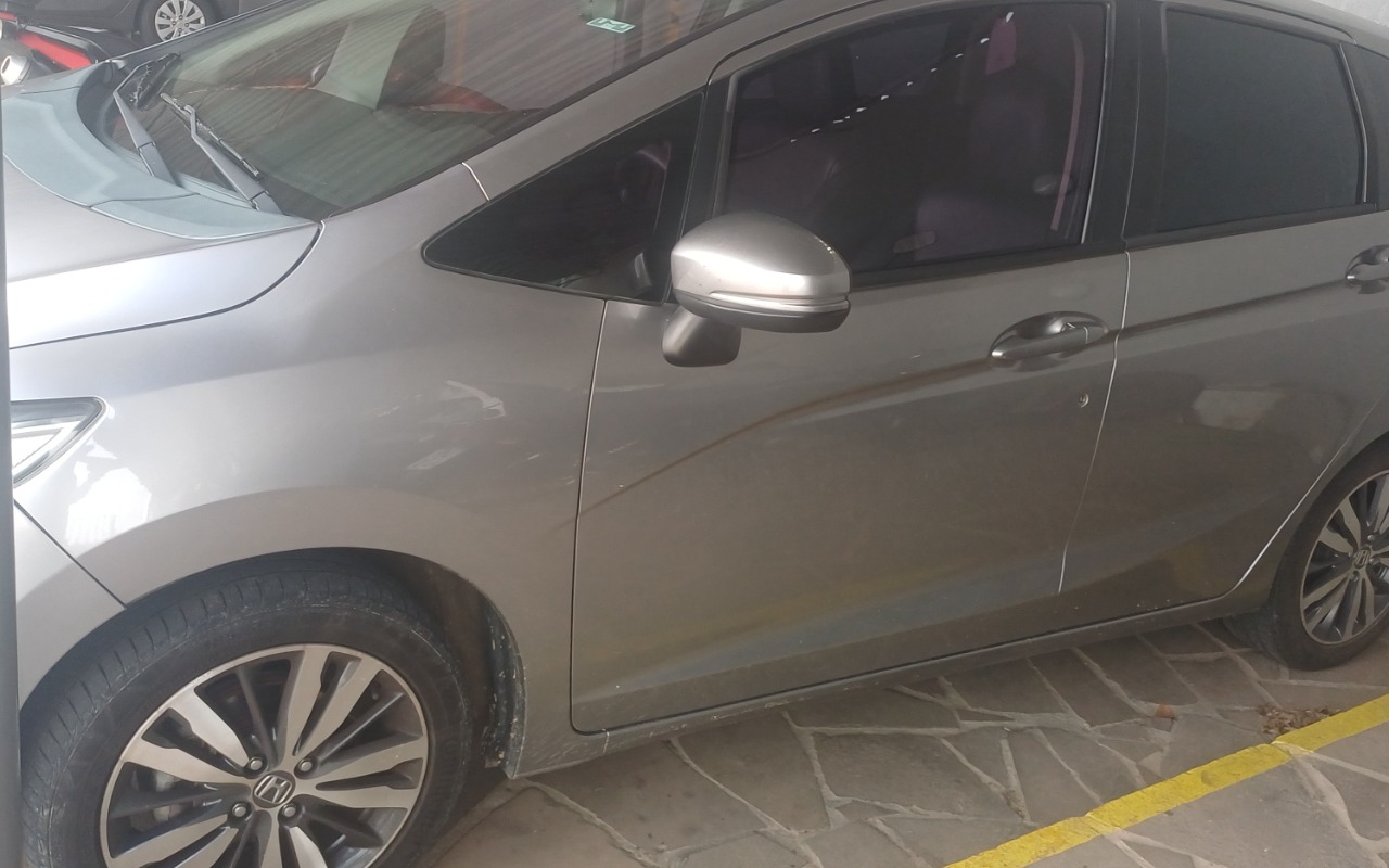 imagem-https://www.socarrao.com.br/sc-vehicle-images-prod/887590/1772282437554-MjAyNjAyMjZfMTAyMDM4LmpwZw.jpg