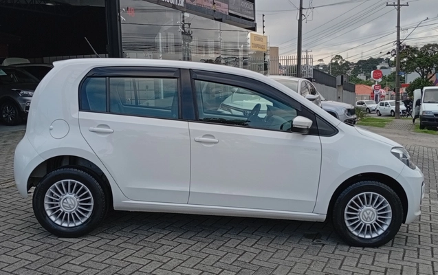 imagem-https://www.socarrao.com.br/sc-vehicle-images-prod/887599/1772281722721-VVAgTU9WRSBUU0kgMjAxNyAwNS5qcGc.jpg