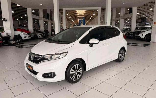 imagem-https://www.socarrao.com.br/sc-vehicle-images-prod/887667/1789657812892-7776703_0_B_d7784aee15.jpeg