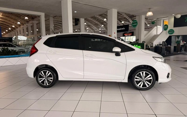 imagem-https://www.socarrao.com.br/sc-vehicle-images-prod/887667/1789657812897-7776703_3_B_e87e71dd8d.jpeg