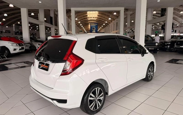 imagem-https://www.socarrao.com.br/sc-vehicle-images-prod/887667/1789657812899-7776703_4_B_9f24593ebe.jpeg