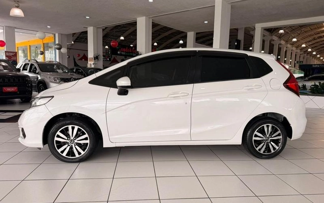 imagem-https://www.socarrao.com.br/sc-vehicle-images-prod/887667/1789657812903-7776703_7_B_42b139aa0a.jpeg