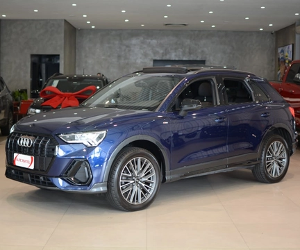 Audi Q3 2022 Azul — foto 1 de 3