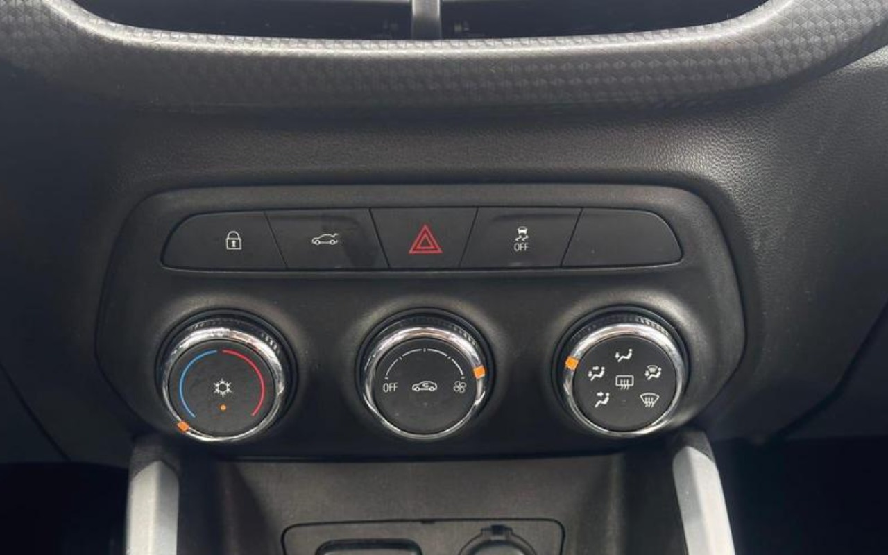 imagem-https://www.socarrao.com.br/sc-vehicle-images-prod/887726/1772284904640-NzcyNDE1M18xX0JfZmI3NGFjZjJjNi5qcGVn.jpeg