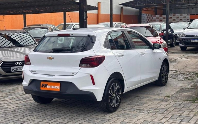 imagem-https://www.socarrao.com.br/sc-vehicle-images-prod/887726/1772284904983-NzcyNDE1M18xX0JfOWQzNzJkYWNiNC5qcGVn.jpeg