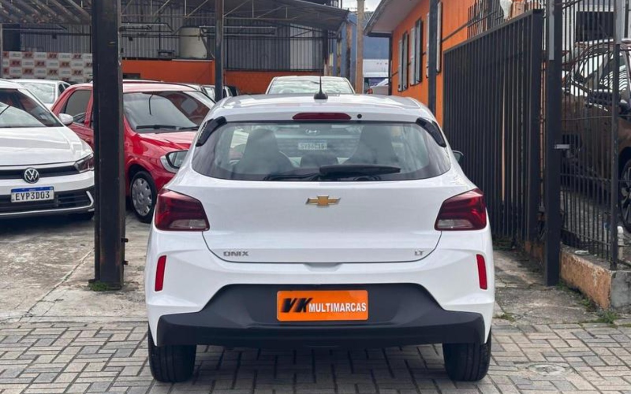 imagem-https://www.socarrao.com.br/sc-vehicle-images-prod/887726/1772284905040-NzcyNDE1M18xX0JfMjQ5Nzg4ZWE0YS5qcGVn.jpeg