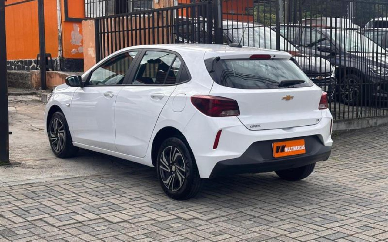 imagem-https://www.socarrao.com.br/sc-vehicle-images-prod/887726/1772284905146-NzcyNDE1M18xX0JfNzQzOTk1ZDE0ZS5qcGVn.jpeg