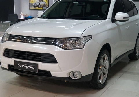 Mitsubishi OUTLANDER 2.0 16V 160cv Aut. 2015 Branco — foto 1 de 3
