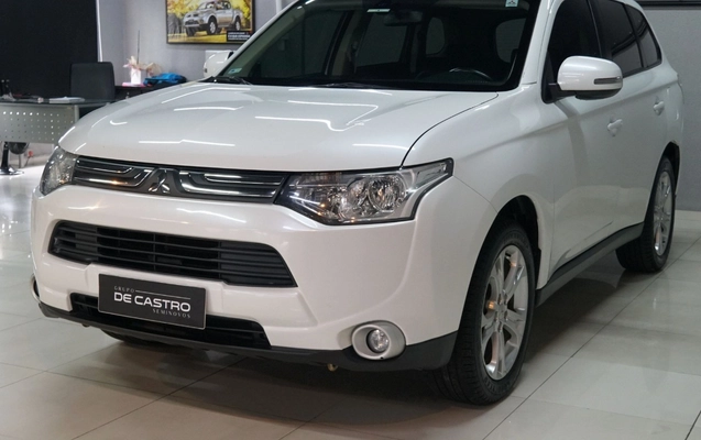 imagem-https://www.socarrao.com.br/sc-vehicle-images-prod/887902/1772289075410-NS5qcGc.jpg
