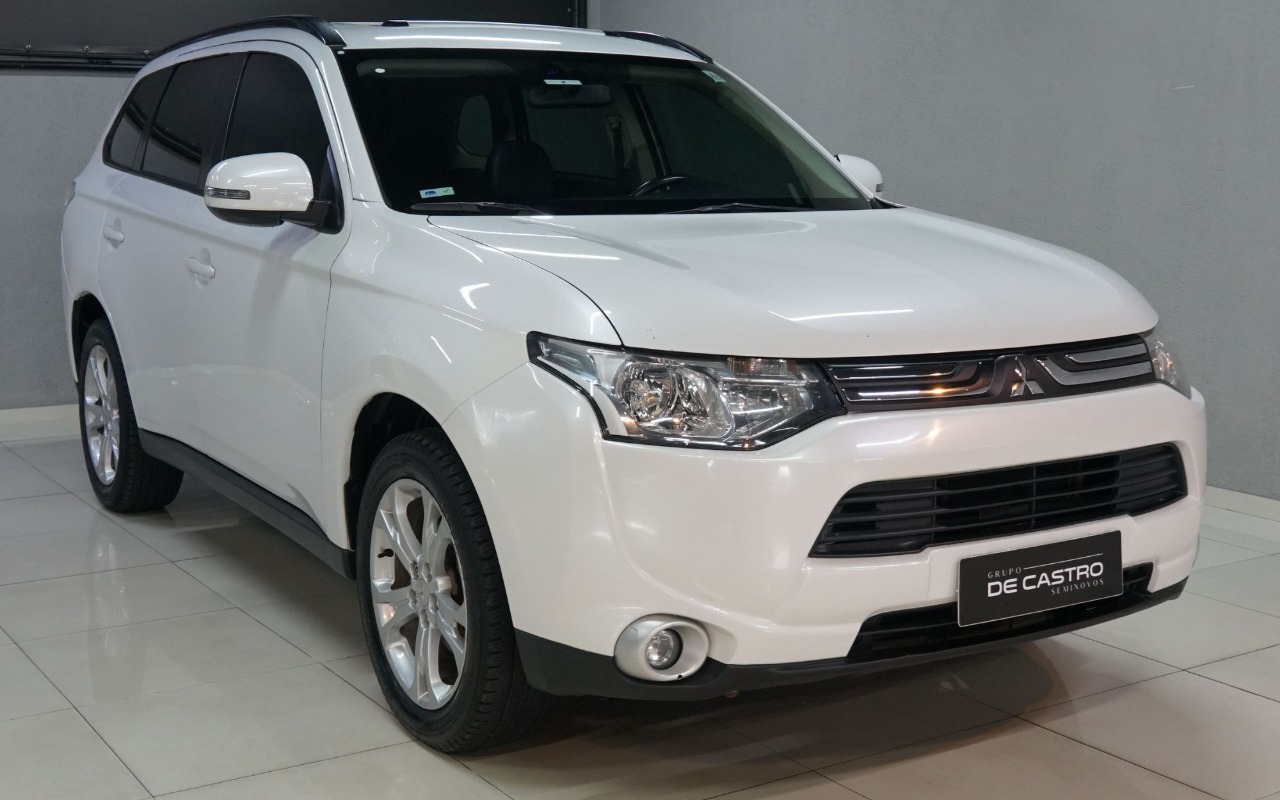 imagem-https://www.socarrao.com.br/sc-vehicle-images-prod/887902/1772289075729-My5qcGc.jpg