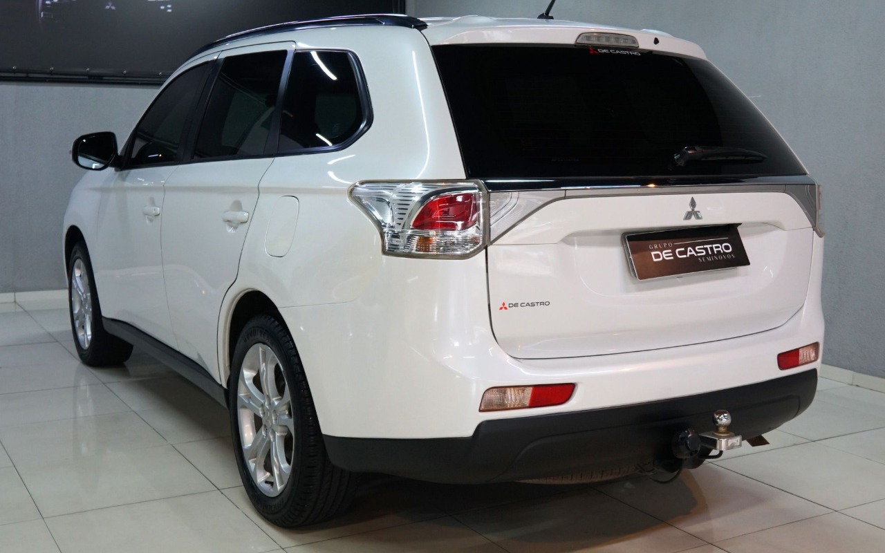 imagem-https://www.socarrao.com.br/sc-vehicle-images-prod/887902/1772289075815-OC5qcGc.jpg