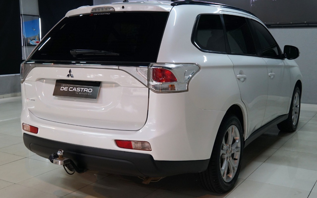imagem-https://www.socarrao.com.br/sc-vehicle-images-prod/887902/1772289076020-MTAuanBn.jpg