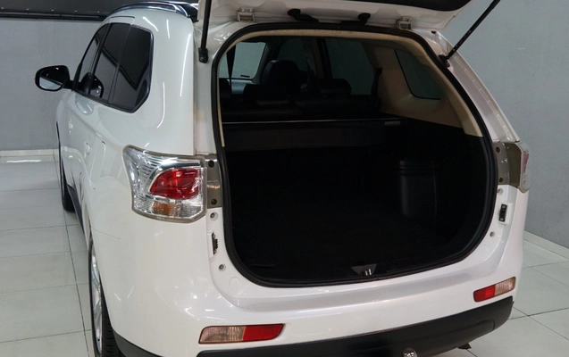 imagem-https://www.socarrao.com.br/sc-vehicle-images-prod/887902/1772289076266-MTYuanBn.jpg