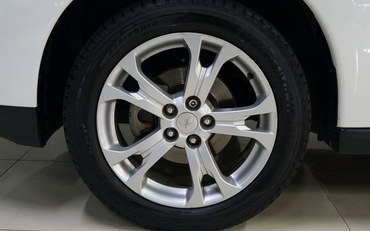 imagem-https://www.socarrao.com.br/sc-vehicle-images-prod/887902/1772289076335-MTEuanBn.jpg