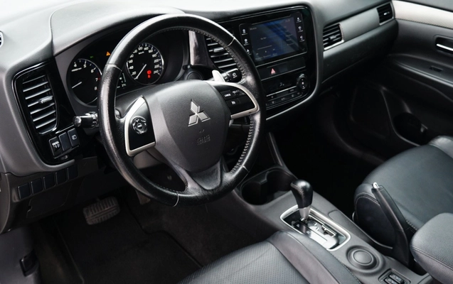 imagem-https://www.socarrao.com.br/sc-vehicle-images-prod/887902/1772289076873-MjIuanBn.jpg