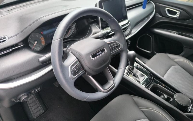 imagem-https://www.socarrao.com.br/sc-vehicle-images-prod/888010/1788207416820-7850938_8_B_d9197aa5c8.jpeg