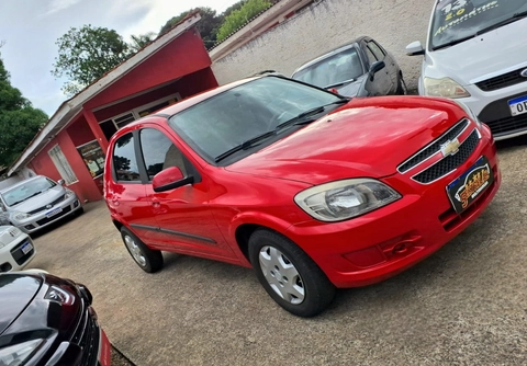 Chevrolet Celta 2014 Vermelho — foto 1 de 3