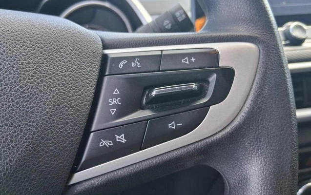 imagem-https://www.socarrao.com.br/sc-vehicle-images-prod/888352/1788982806522-7850448_17_B_9f667b0334.jpeg