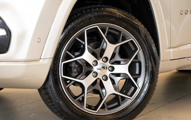 imagem-https://www.socarrao.com.br/sc-vehicle-images-prod/888928/1788535503316-003_dceee94b4aa34f2963402d981617f1c7.jpg