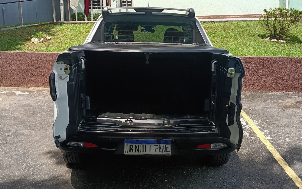 imagem-https://www.socarrao.com.br/sc-vehicle-images-prod/889516/1772404743182-SU1HXzIwMjYwMzAxXzExMjgwMTY5NV9IRFJ-Mi5qcGc.jpg