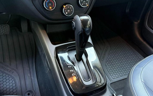 imagem-https://www.socarrao.com.br/sc-vehicle-images-prod/890743/1778694624188-7852841_4_B_43947a554b.jpeg