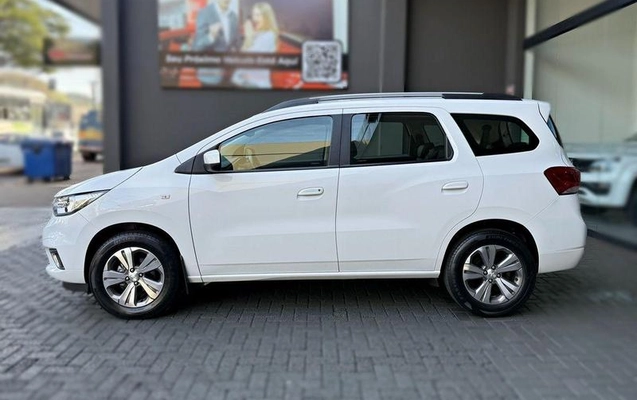 imagem-https://www.socarrao.com.br/sc-vehicle-images-prod/890743/1778694624192-7852841_9_B_0d912a7e83.jpeg