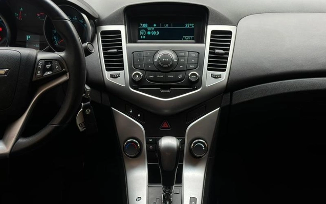 imagem-https://www.socarrao.com.br/sc-vehicle-images-prod/890754/1788533835917-7852828_7_B_798722d086.jpeg