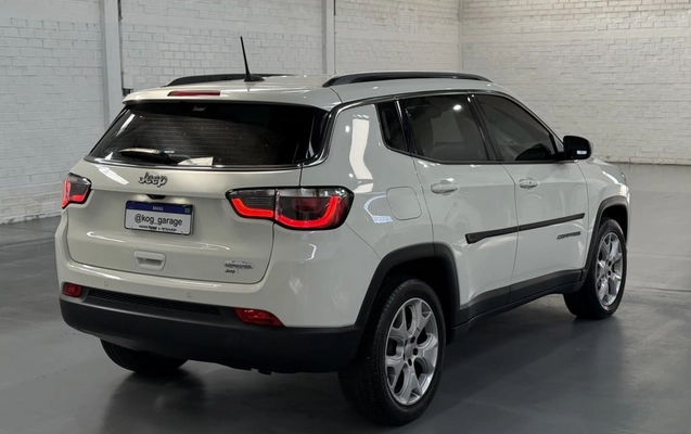 imagem-https://www.socarrao.com.br/sc-vehicle-images-prod/891797/1788375153365-vehicle_image_1778161927_00c8b723c4eb564f8ef9456a1046f72c.jpeg