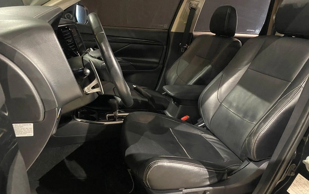 imagem-https://www.socarrao.com.br/sc-vehicle-images-prod/893527/1785762247404-7f723e296a1a4f36ac68207001dded24_1772473186291.jpeg