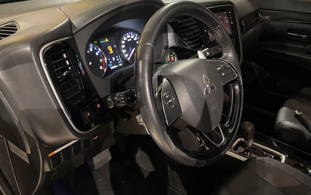 imagem-https://www.socarrao.com.br/sc-vehicle-images-prod/893527/1785762247405-7cdf9d6b53f84b5ca9e9caae87cf67f7_1772473186811.jpeg
