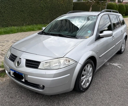 Renault Megane 2012 Prata — foto 1 de 3
