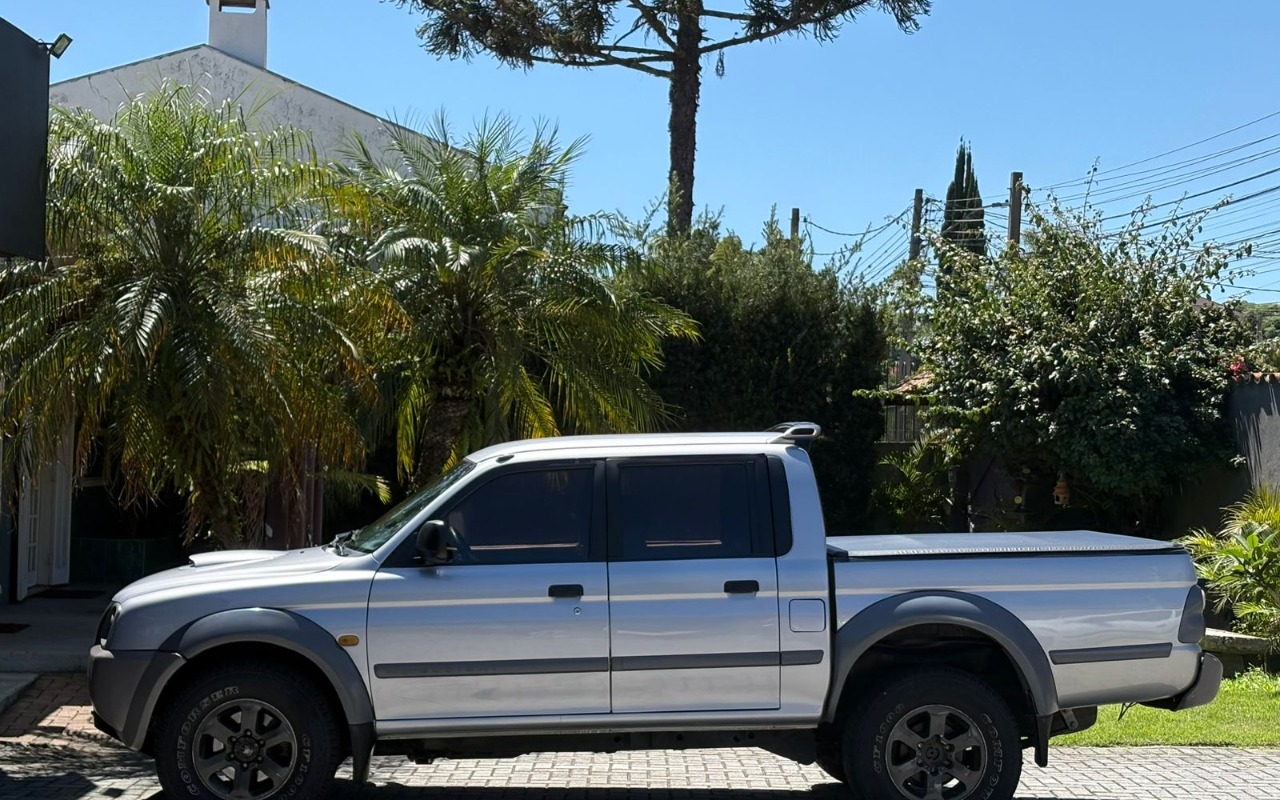Mitsubishi L200 Outdoor Gls 2.5 4X4 Cd TDI Diesel - foto 3