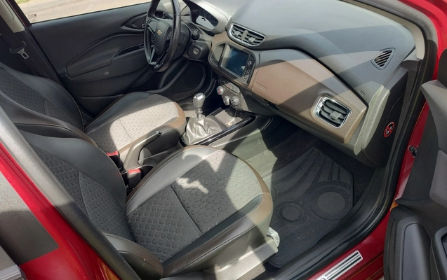 imagem-https://www.socarrao.com.br/sc-vehicle-images-prod/894994/1772503332670-SU1HXzIwMjYwMzAyXzA4NTg1MjAyMF9IRFIuanBn.jpg