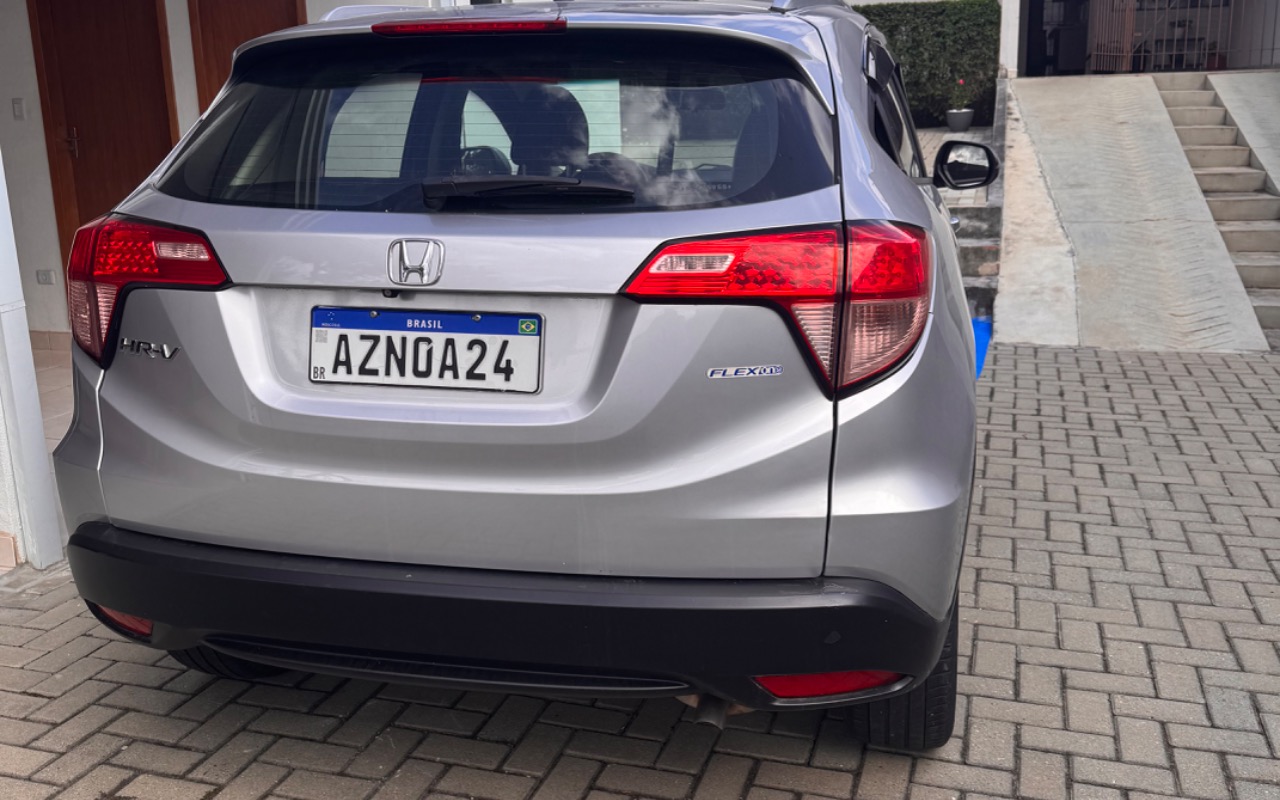 imagem-https://www.socarrao.com.br/sc-vehicle-images-prod/895680/1772543155801-SU1HXzg4NzAuanBlZw.jpeg
