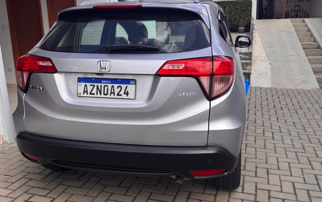 imagem-https://www.socarrao.com.br/sc-vehicle-images-prod/895680/1772543155801-SU1HXzg4NzAuanBlZw.jpeg