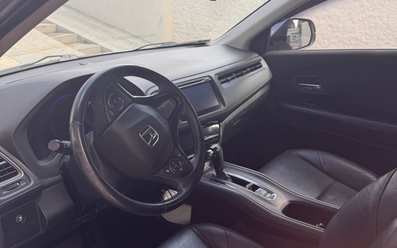 imagem-https://www.socarrao.com.br/sc-vehicle-images-prod/895680/1772543156273-SU1HXzg4NzIuanBlZw.jpeg