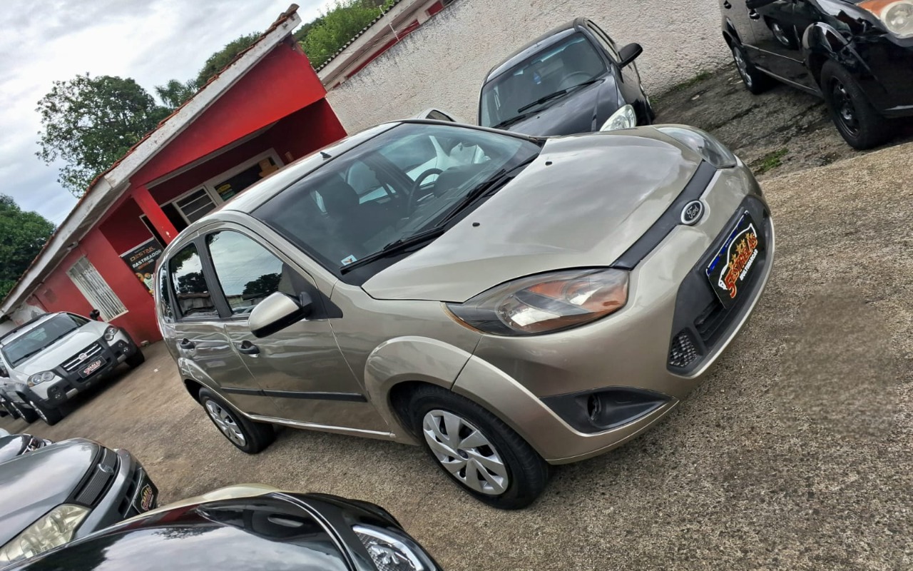 Ford Fiesta 2013 Prata — foto 1 de 3