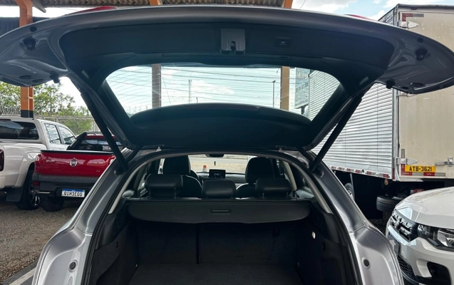 imagem-https://www.socarrao.com.br/sc-vehicle-images-prod/896238/1783005853381-srQWiusIS8B7cyo6mhExSE9y6P779zOD.jpg